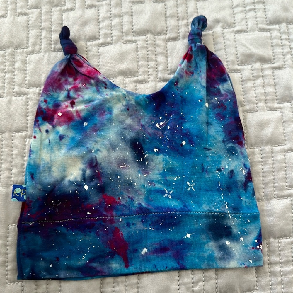 Kickee pants hat custom galaxy dyed 3-12 months but can fit much longer!